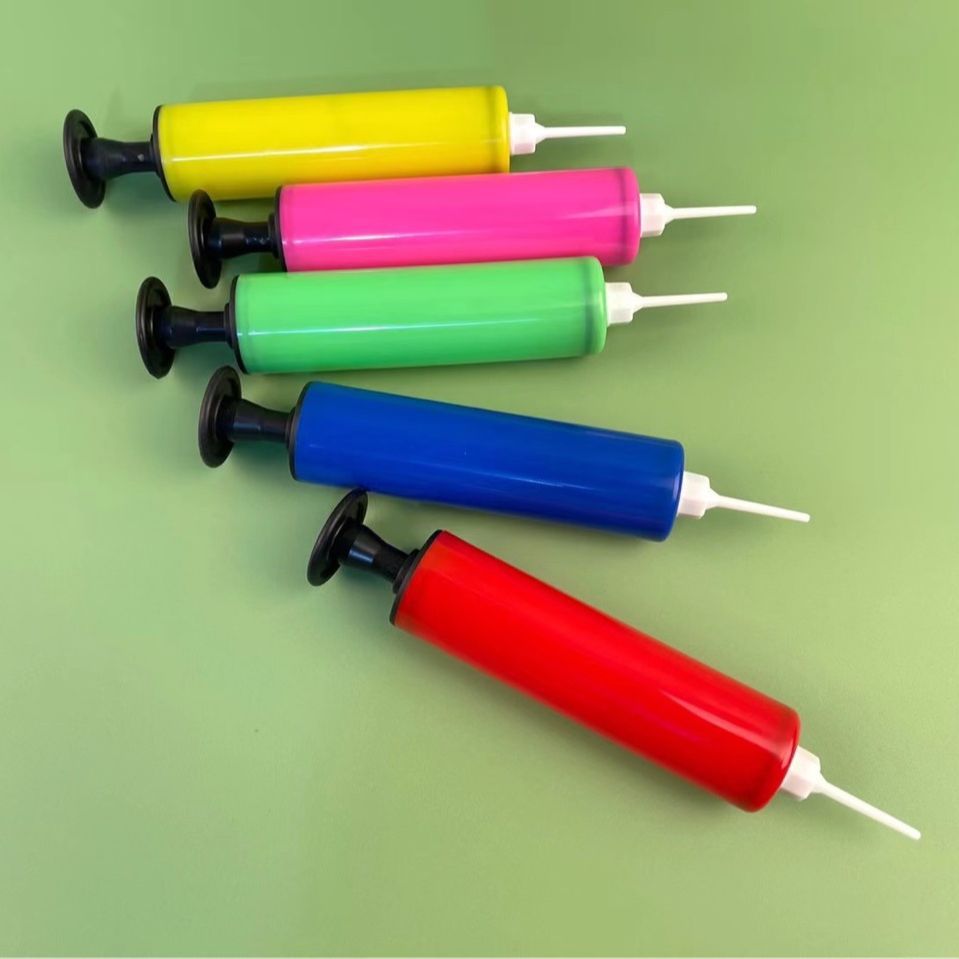 Manufacturer Supplies Football Basketball Ball Massage Ball Inflatable Cylinder Air Needle Syringe Pump Mini Hand Push Air Pump