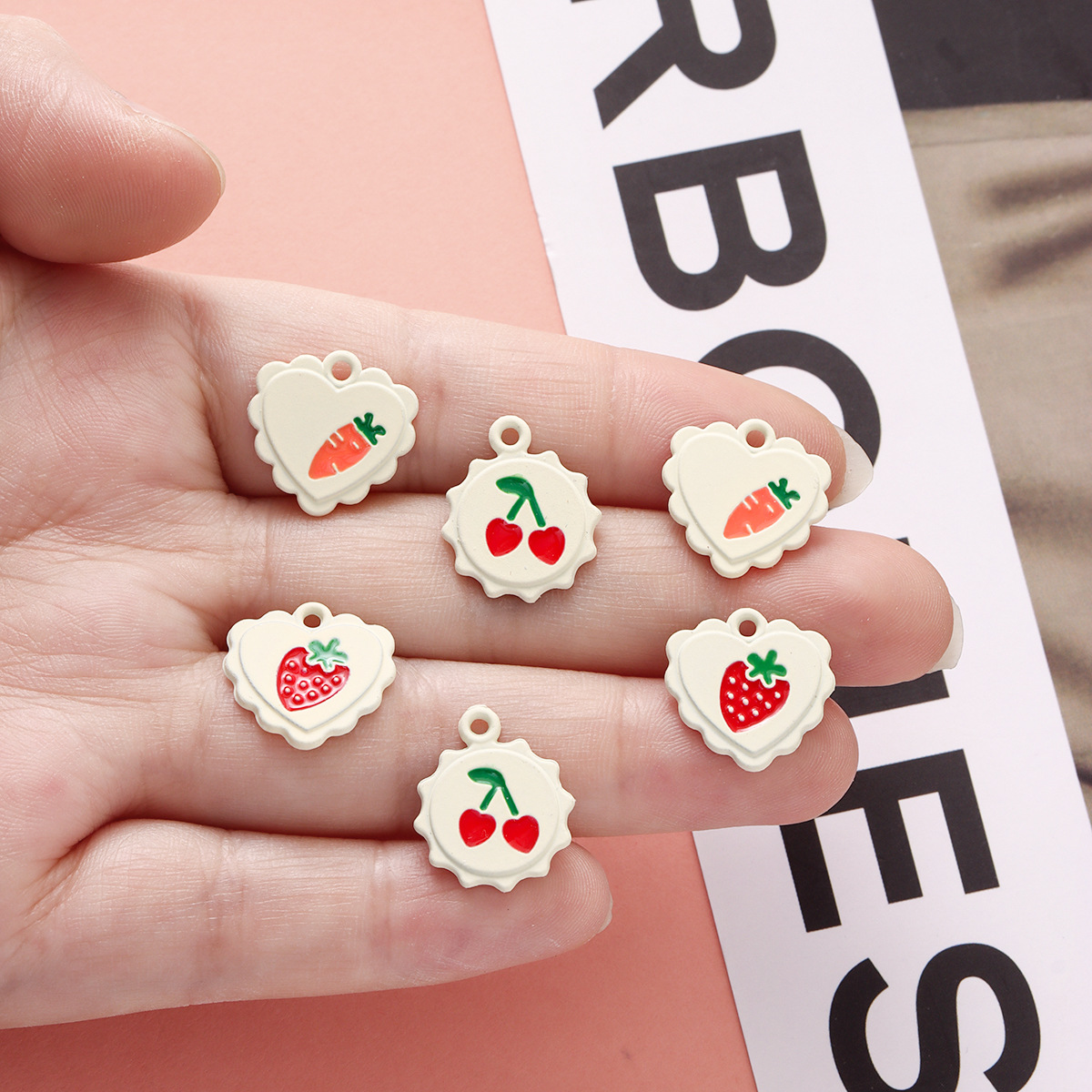 Новые маленькие украшения из сплава с маслом клубники и моркови, браслеты, ожерелья, серьги, DIY подвески оптом