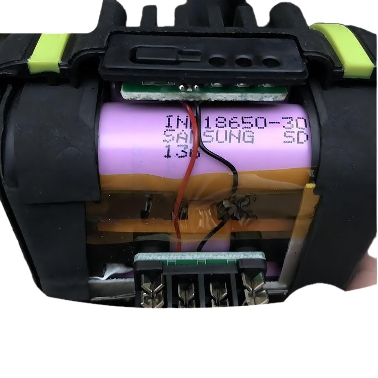 Beijing Shenghua Xinhe Collects Steel Shell Aluminum Shell Batteries 18650 Cylindrical Lithium Notebook Batteries That Are Valid for a Long Time