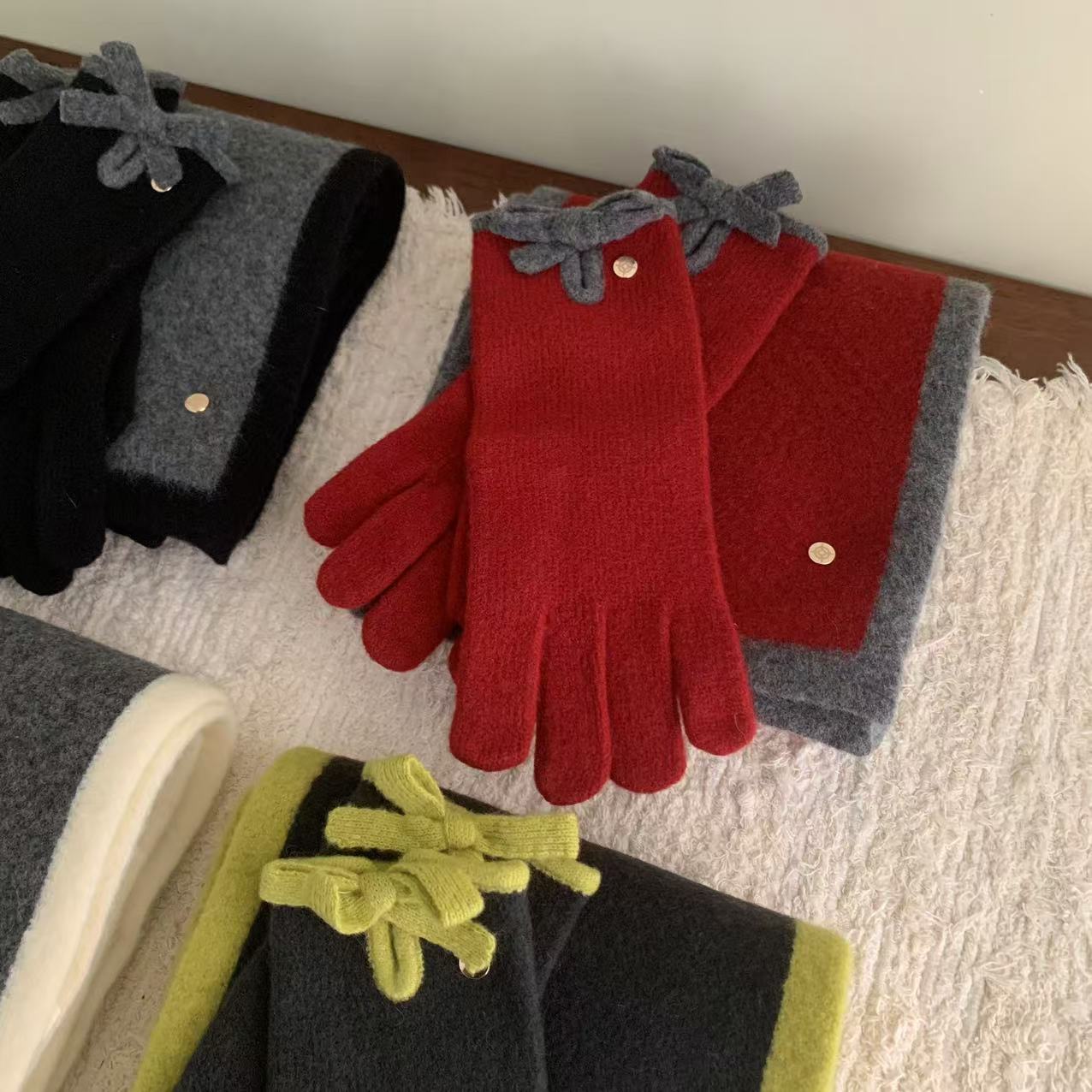 Wool Blended Scarf Gloves Two-piece Set Fashion Lady High-end Sense Black Grey Color-block Women's Winter Warm Scarf