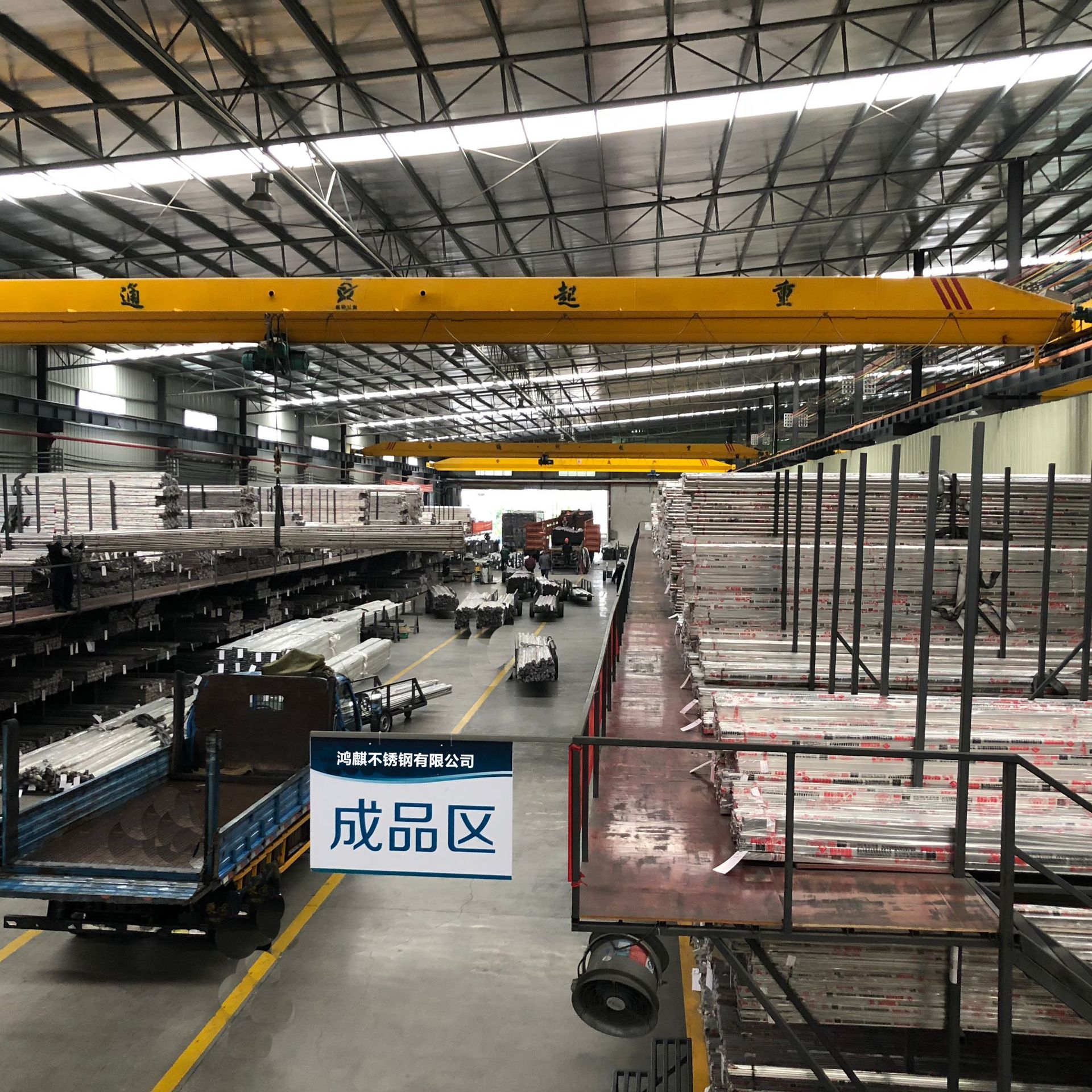 Spot stainless steel rectangular tube Foshan 201 flat tube bright welded pipe architectural decoration stainless steel rectangular tube