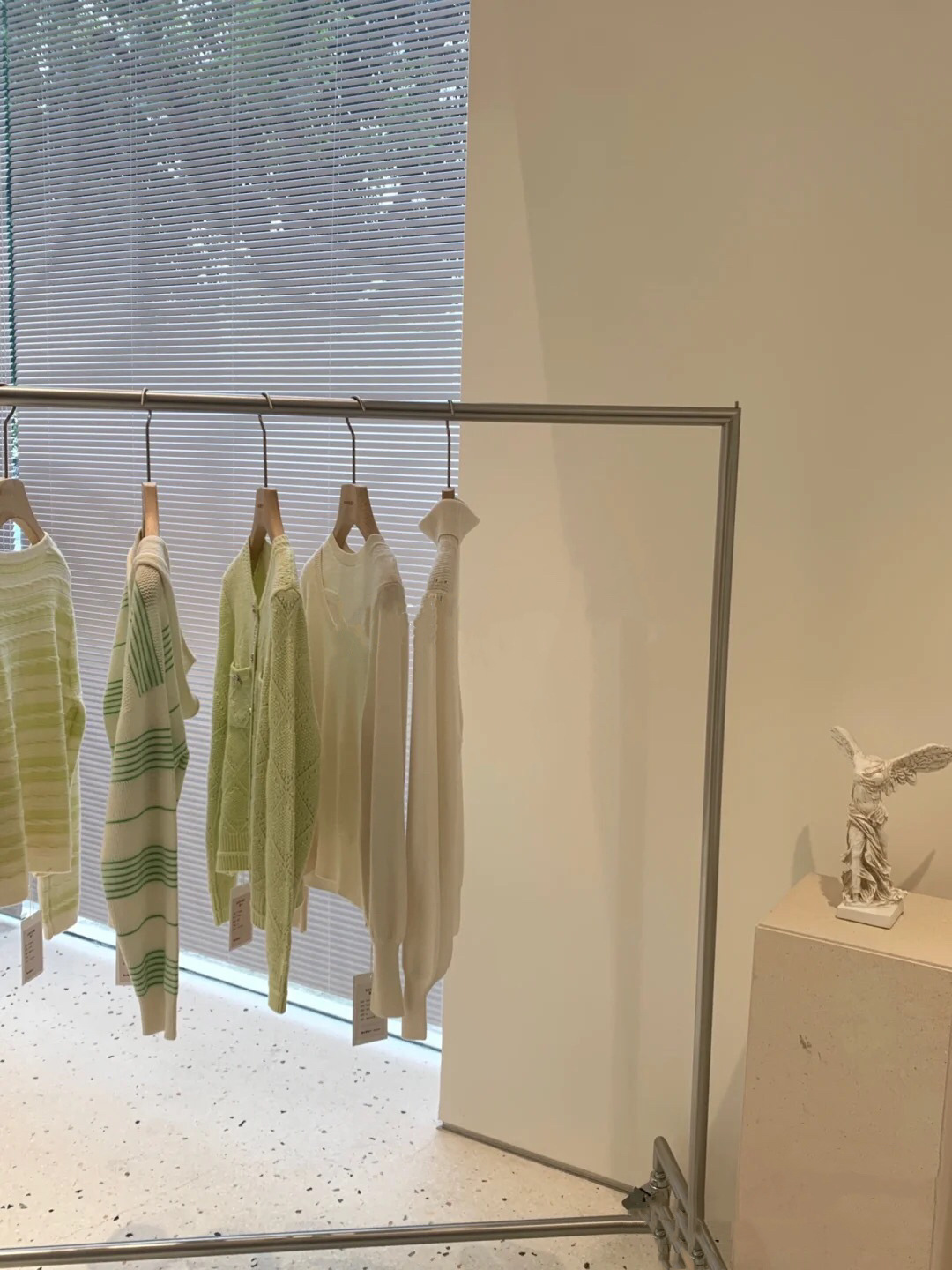 Dongguan Dailang Woolen Factory Design and Processing, Professional Production of Knitted Knitwears, High-Quality Clothing for Labor and Packaging Materials