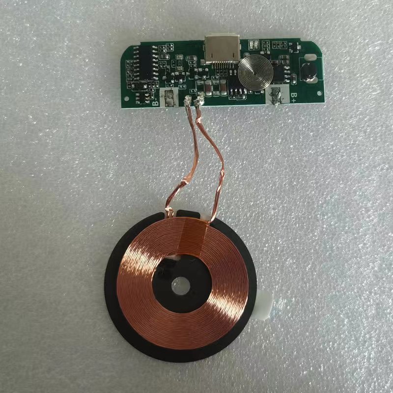 Factory Direct Sales Magnetic Power Bank Set 3000m Suitable for Apple and Huawei Magnetic Wireless Power Bank