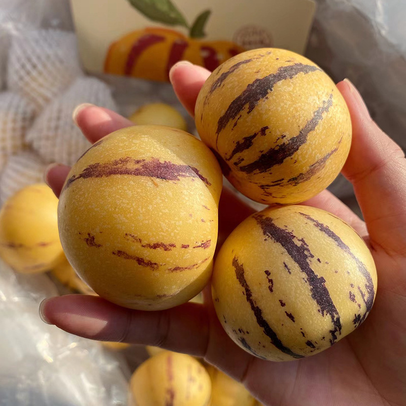 Yunnan Weathered Stone Tree Ripe Ginseng Fruit Is Sweet and Juicy, Seasonal Fresh Fruit, Freshly Picked and Shipped in a Box of 2.5kg