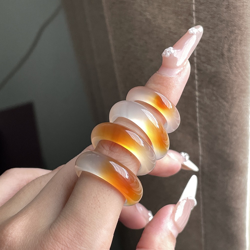 High Goods Natural Horse Material Agate Chalcedony Ring Little Red Riding Book of Fortune Head Sugar High Ice Rings