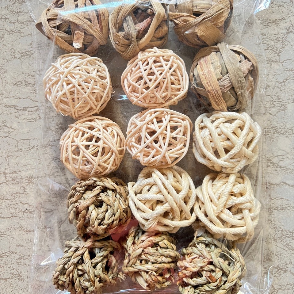 Pet Water Grass Ball Hamster Toy Ball Rabbit Bite Play Molar Water Grass Weaving Feeding Ball