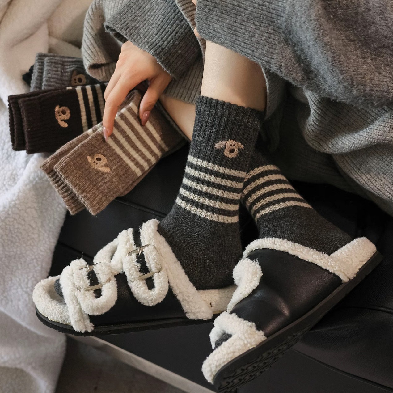 Women's Socks for Autumn and Winter, Thickened and Warm, Wool Women's Socks, Striped, Vintage, Versatile Mid-Calf Socks, Zhuji Socks