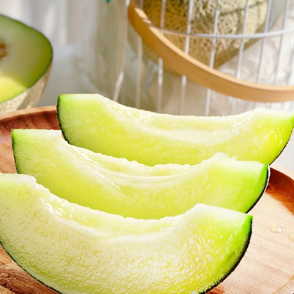 Whole Box of Mei Long Net-Patterned Honeydew Melons, Round-Shaped Cantaloupe, Fresh Seasonal Fruit, Exquisite Ice Cream-Like Milky Sweet Melon