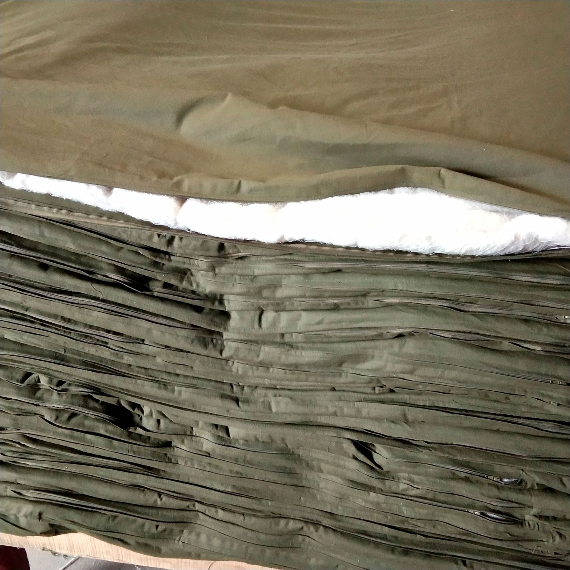 Wholesale Pure Cotton Army Green Land and Air Cotton Quilt Single Dormitory Set Emergency Disaster Relief Labor Protection Cotton Quilt Breathable