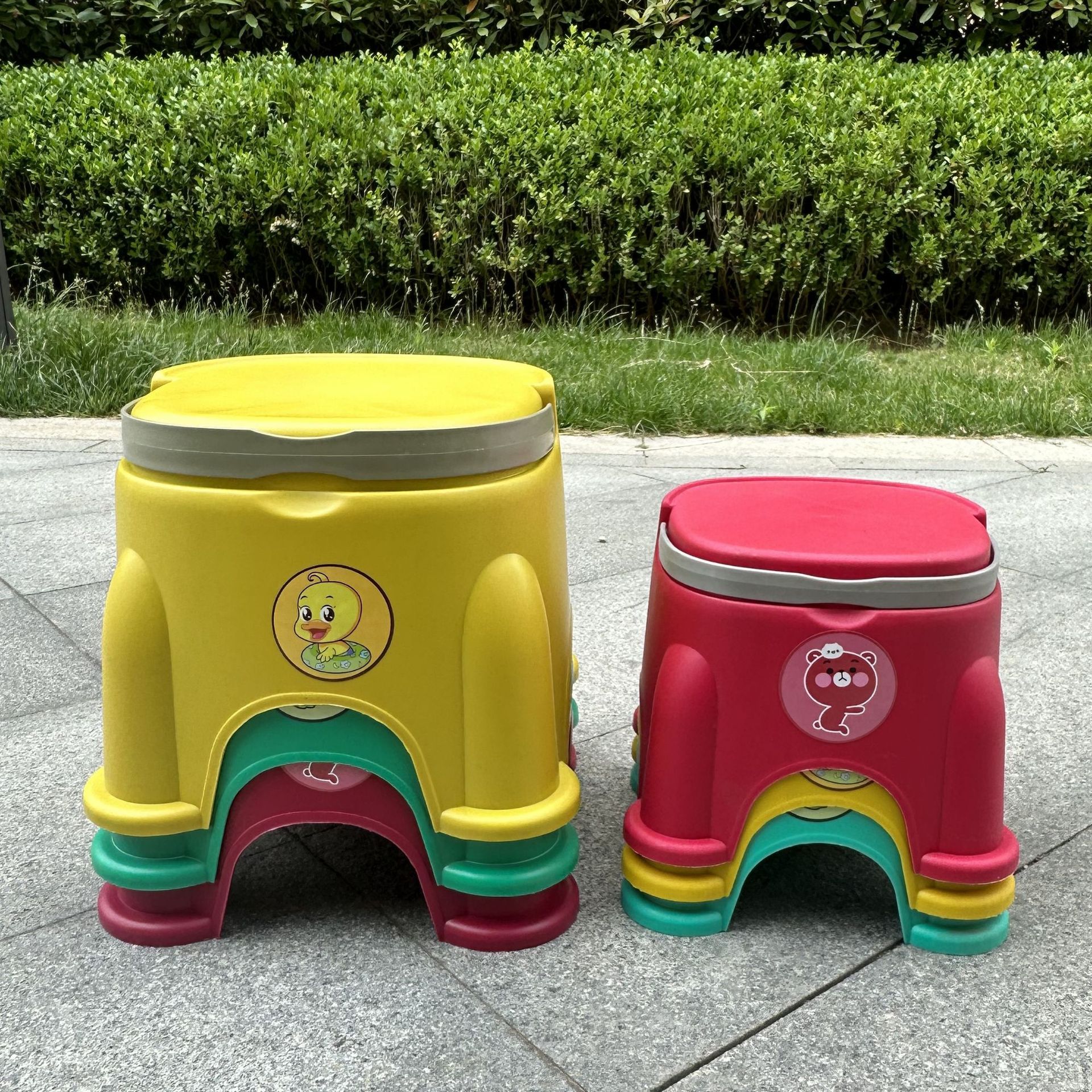 Household Children's Plastic Small Stool with Backrest, Stackable Portable Stool, Low Printed Gift Stool Wholesale