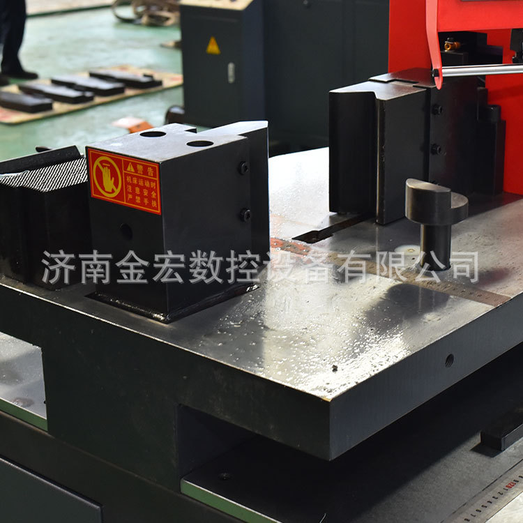 Busbar processing machine double-head bending copper and aluminum row flat stamping shear multi-function bending machine busbar processing machine