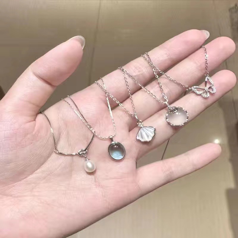 Niche design sense temperament butterfly fairy silver necklace clavicle chain foreign style personality high sense sweet cool matching chain