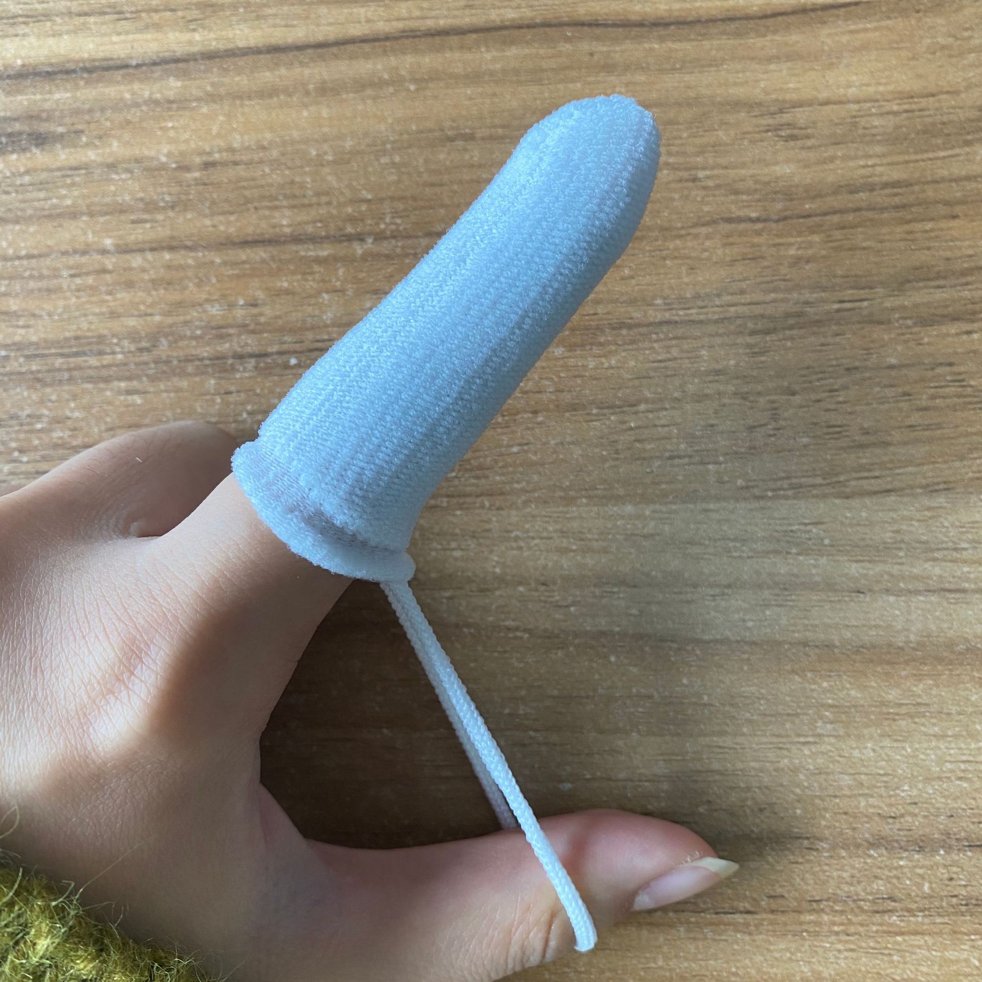 Pet Tooth Cleansing Finger Brush Nylon Knitted Finger Brush Cats and Dogs Oral Cavity Cleansing Finger with Lanyard White Pet Supplies