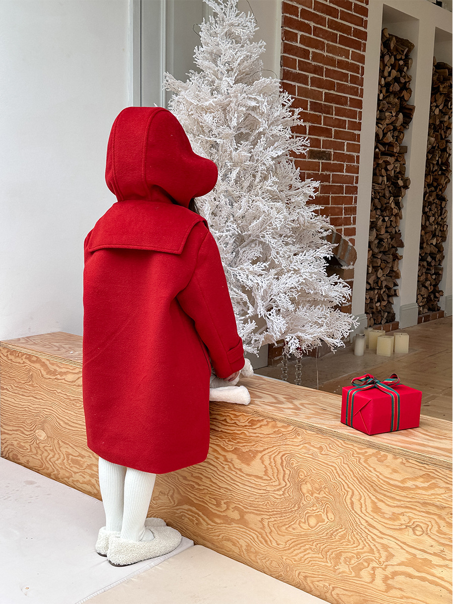 Clearance Sale: Korean Style Thickened Quilted Warm Horn Button New Year Wool Coat for Girls in Medium and Large Sizes