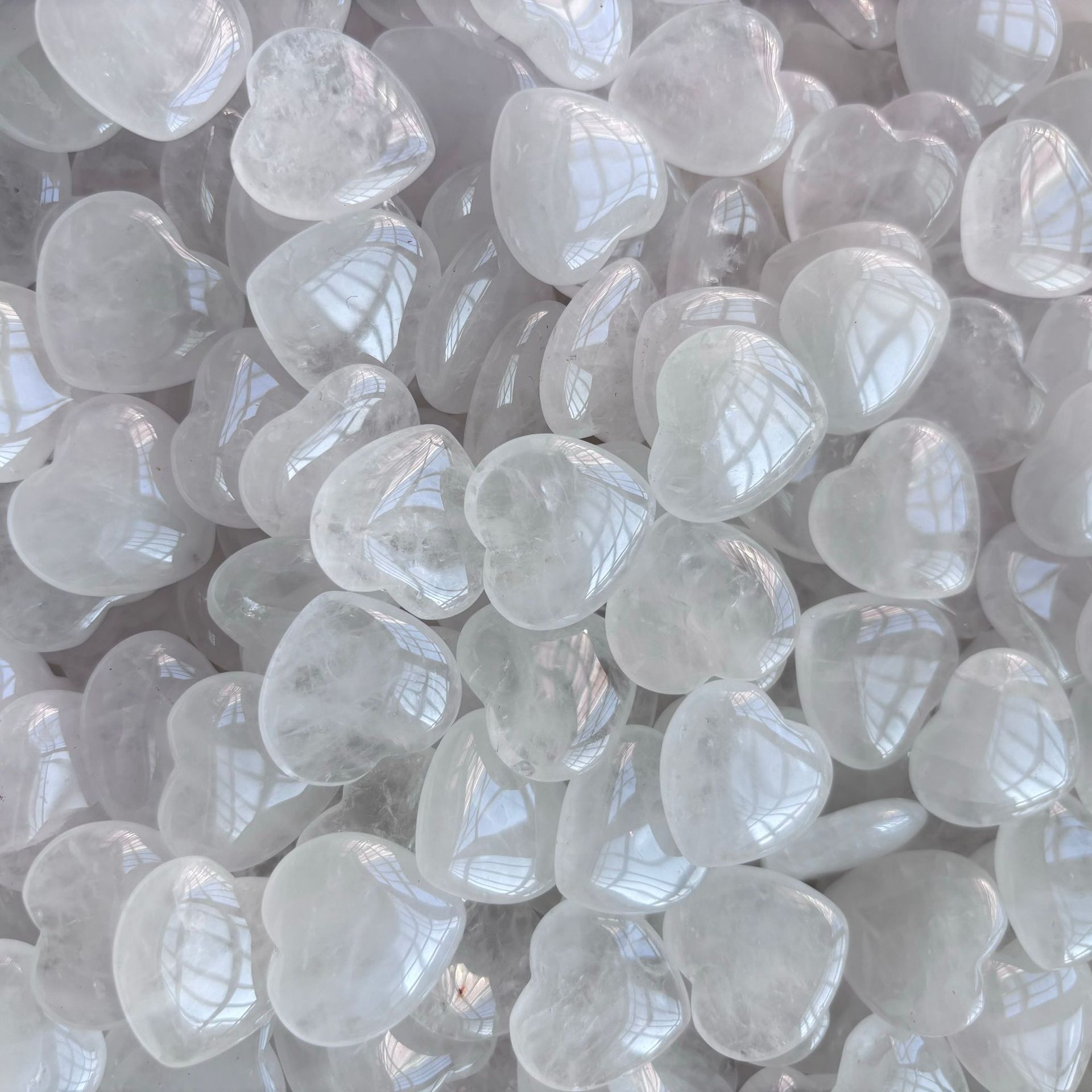 Cross-border powder crystal love bulk wholesale 2CM natural heart love stone birthday gift home decoration heart