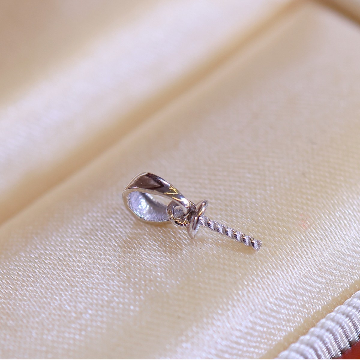 Pt900 Platinum Accessories Classic Universal Versatile Melon Seed Buckle Pendant Figure 9-10mm Beads Without Chain Without Beads