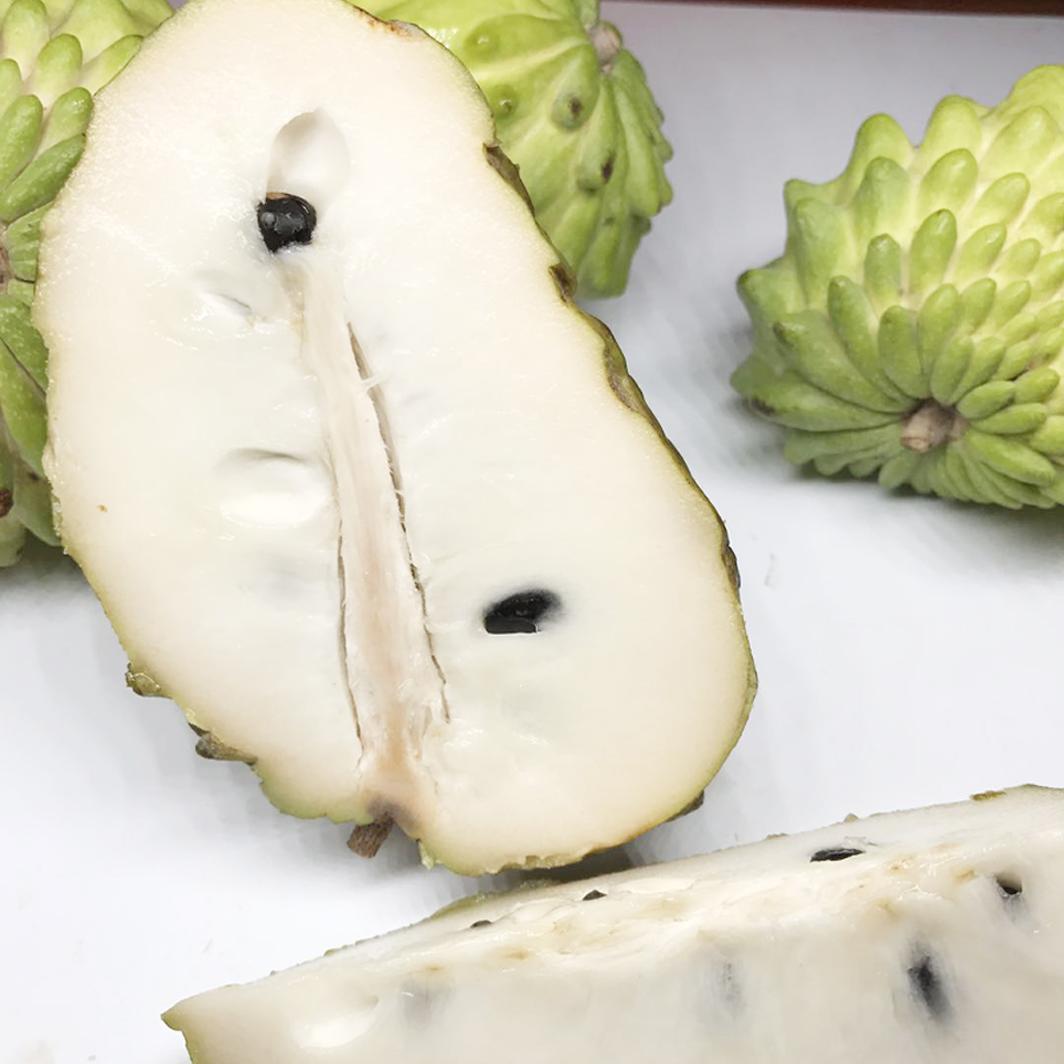 Sf Express Gift Box 2.5kg Taiwan Milk Big Eye Pineapple Saka Fruit Guava Buddha Head Large Fruit Fresh Fruit Free Shipping