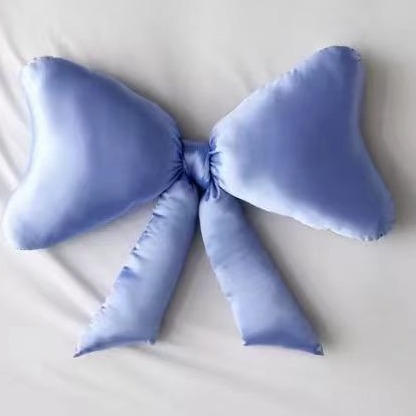 Подушка в виде банта в кросс-бодерном стиле