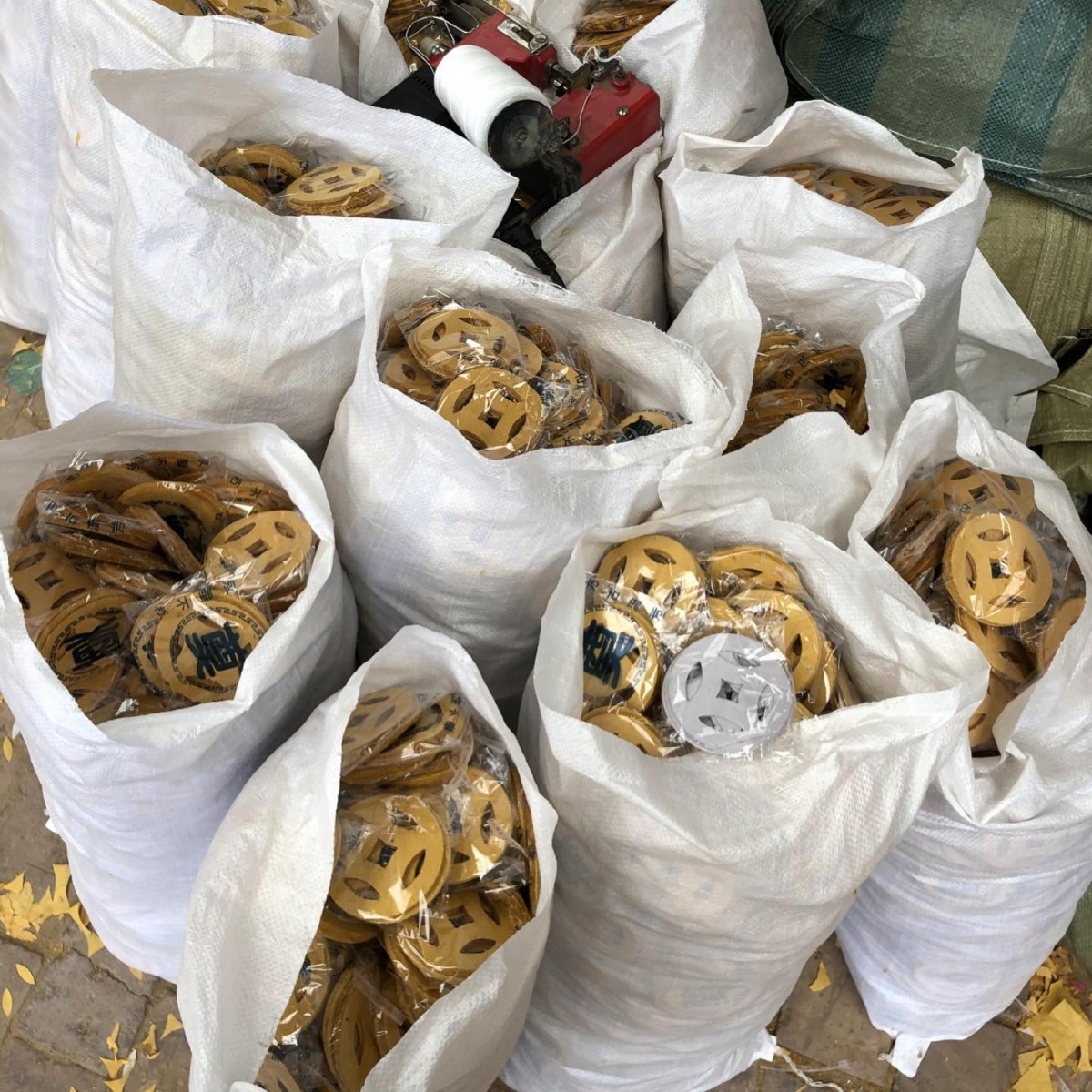 Оптовая продажа утолщенной бумажной дорожной валюты для похорон, поминовения предков Цинмин и похоронных принадлежностей