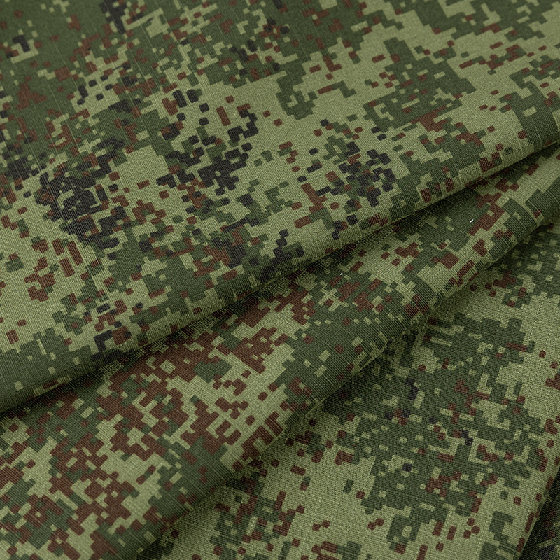 Factory Direct Supply Polyester-Cotton Blended Russian Gypsophila Little Green Man Camouflage Plaid Fabric Wholesale in Stock