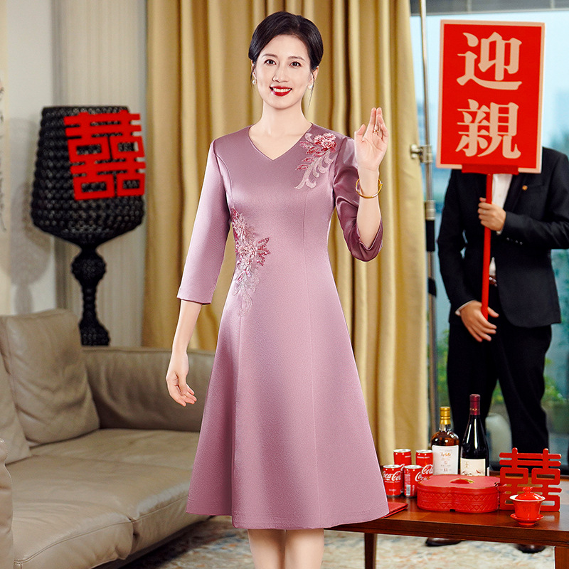 Mom wedding banquet dress female happy mother-in-law wedding banquet dress Noble High-end young mother-in-law toast dress wedding dress