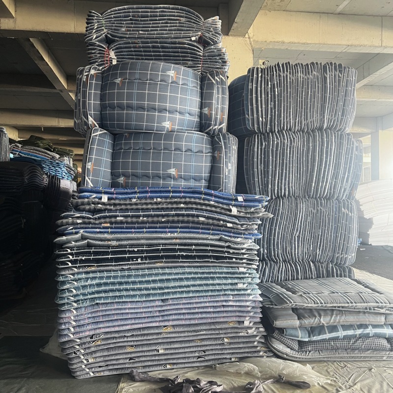 manufacturer Wholesale Student Dormitory mattress military Green Single 0.9m Soft mattress Tatami mat Foldableing mattress
