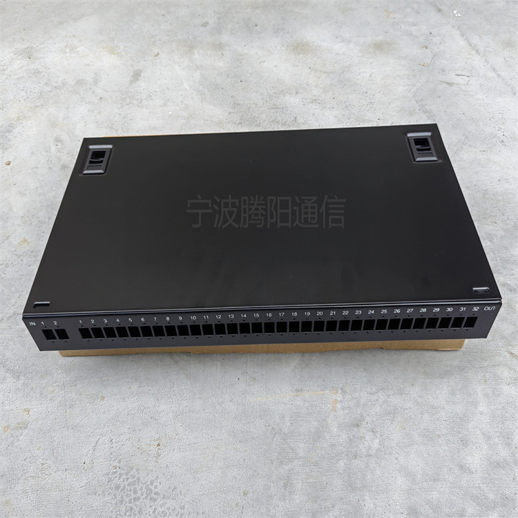 Rack type 2-minute 16 optical splitter box LC16 Port 32-core splitter box thickened 32-core splitter box