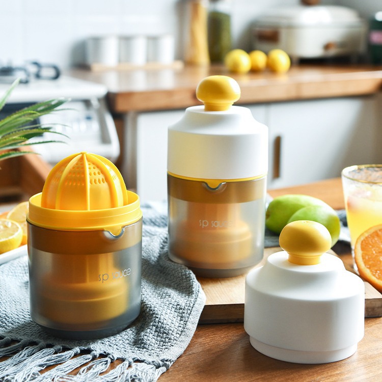 Simple Manual Juicer Small Portable Orange Juice Cup Household Squeezer Fruit Orange Lemon Juicer