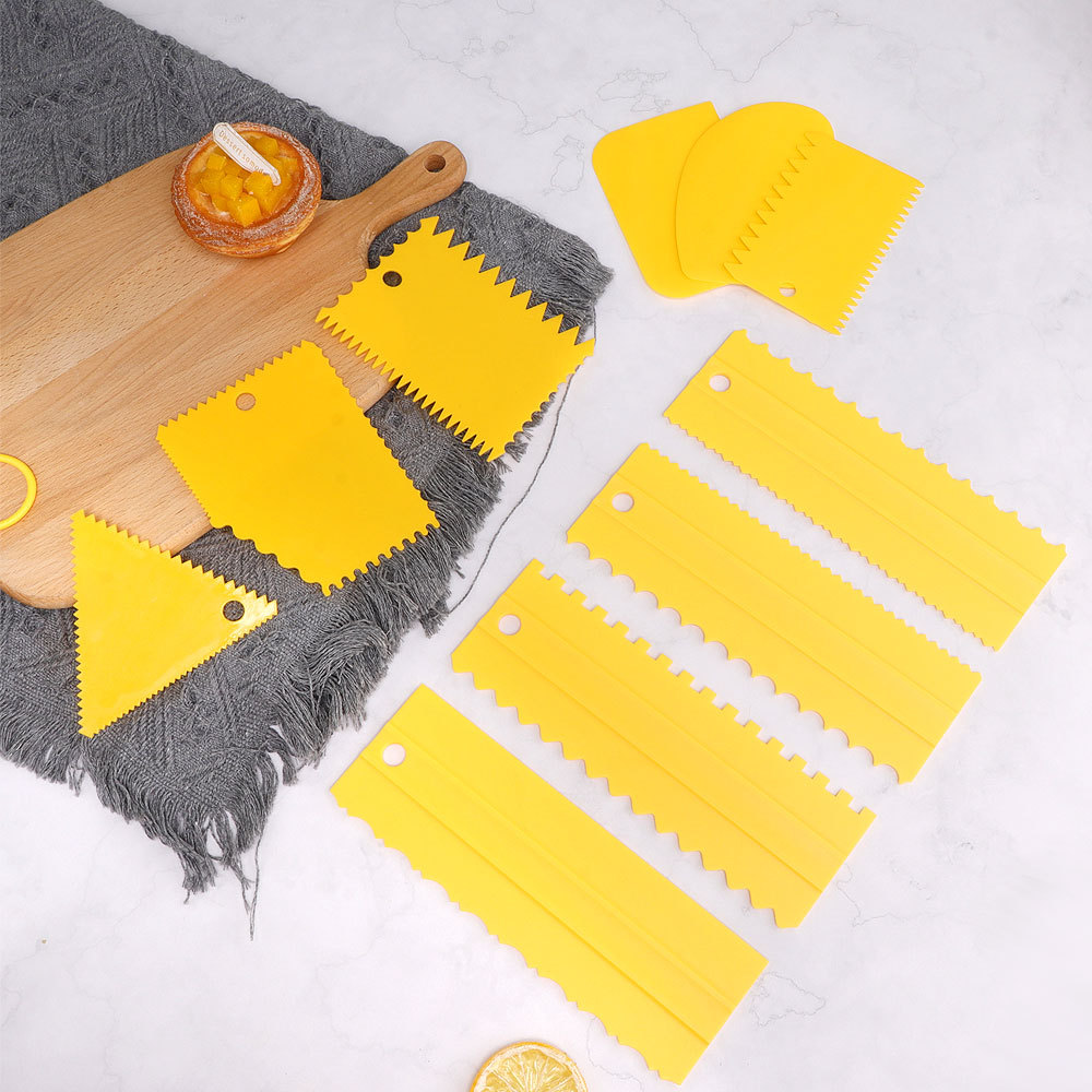 Spot plastic three-piece dough scraper plastic New comb cake scraper pattern cream scraper 4-piece set
