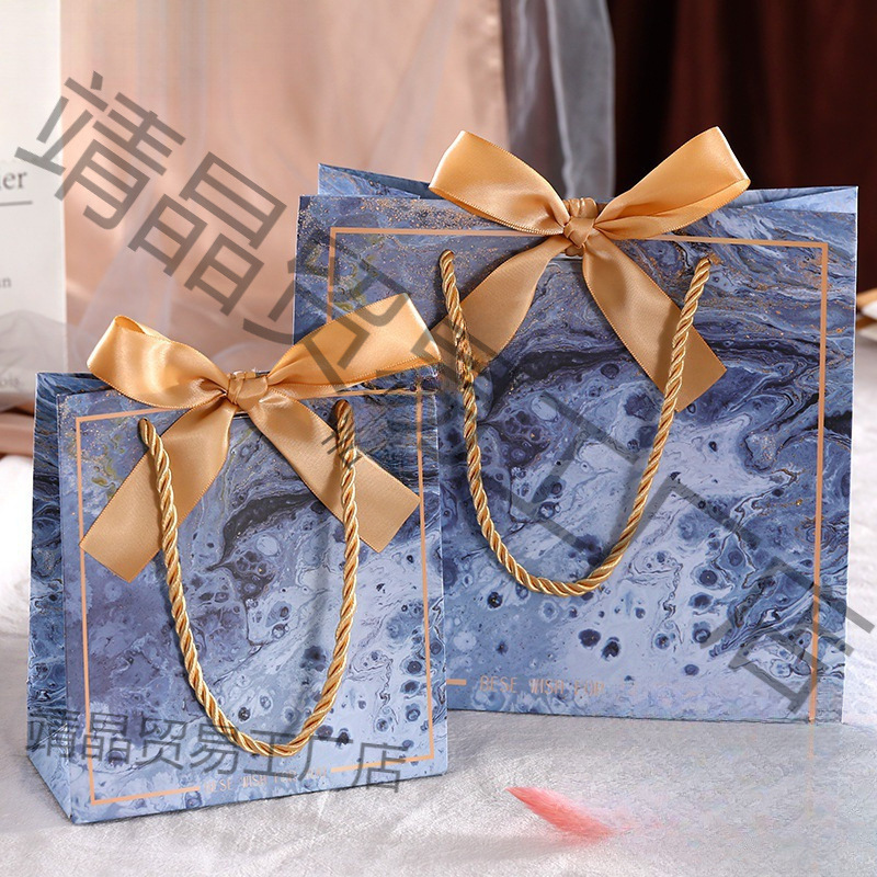 Christmas brooch box European-style light luxury PU jewelry storage collection packaging bag small figure selection