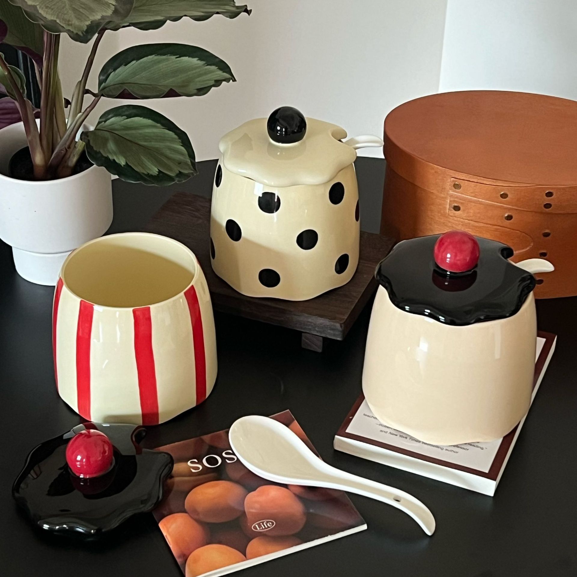 Новая банка для сала с горошком и полосами для домашнего использования, жаропрочная банка с ложкой, керамическая банка для чили