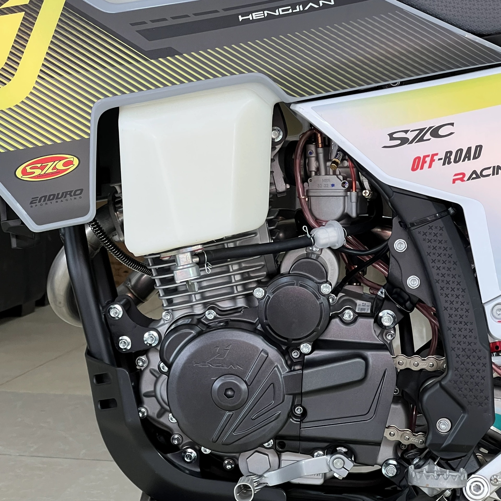 Hengjian S6 Ybs300 Gao Sa Lin Dao Edition Off-Road Motorcycle 300Cc Displacement