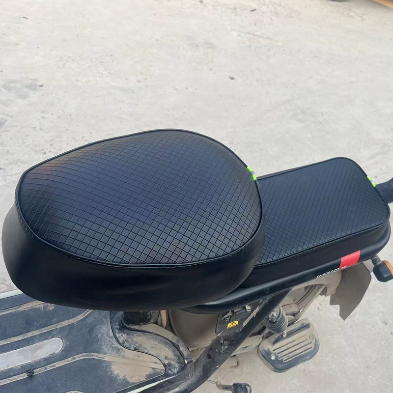 A generation of electric car waterproof seat cover four seasons universal heat insulation for Emmayadi table bell battery seat cover