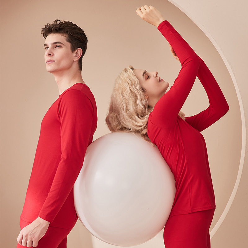 Bright Red Festive Couple's Thermal Underwear Set, Close-Fitting Warm Autumn Clothes and Pants, Round Neck Pullover, Thickened and Warm