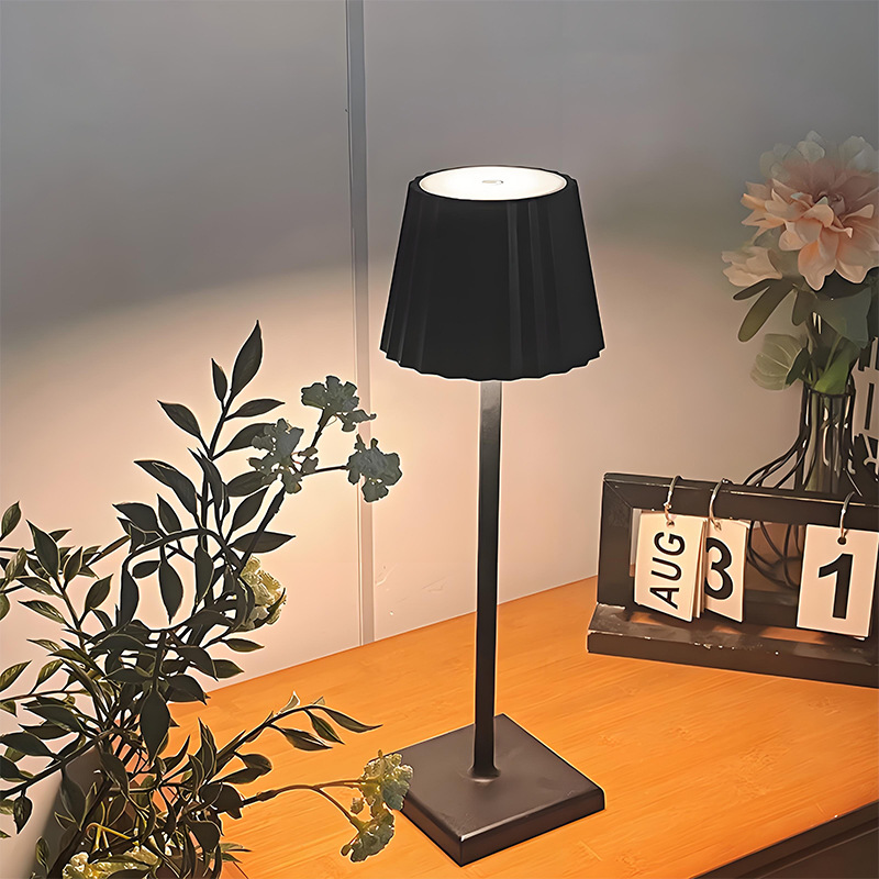 Light Luxury Personalized Decorative Table Lamp Nordic Living Room Reading Eye Protection Bedside Lamp Restaurant Bar Rechargeable Tall Lamp