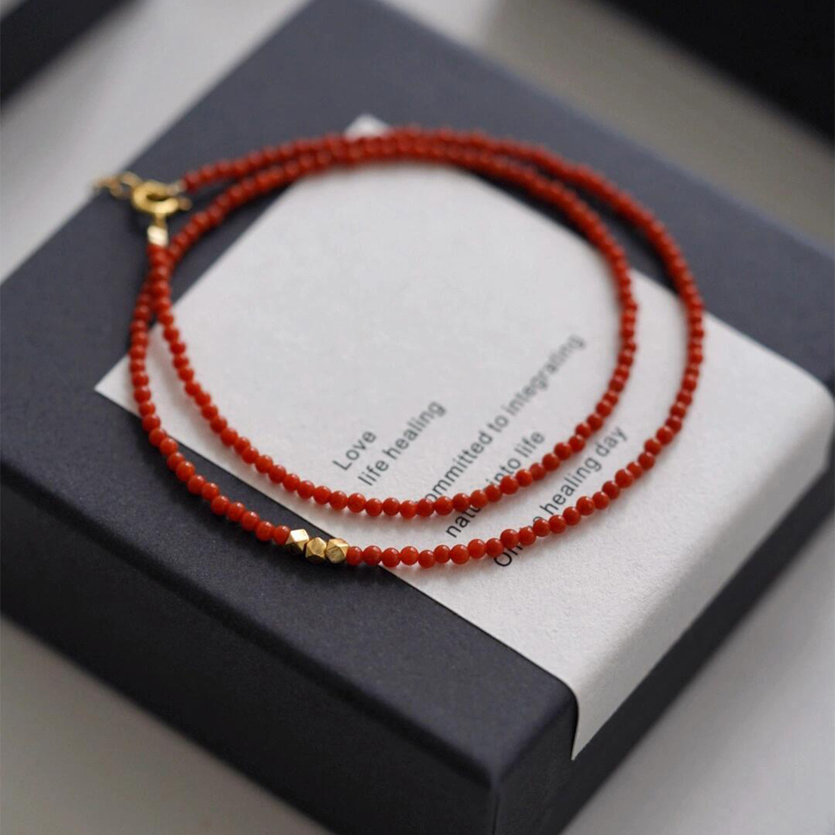 Новый стиль 2025 года, ожерелье из южного красного агата с мелкими бусинами, цепочка на ключицу, новый китайский стиль, национальный стиль, красный чокер для женщин