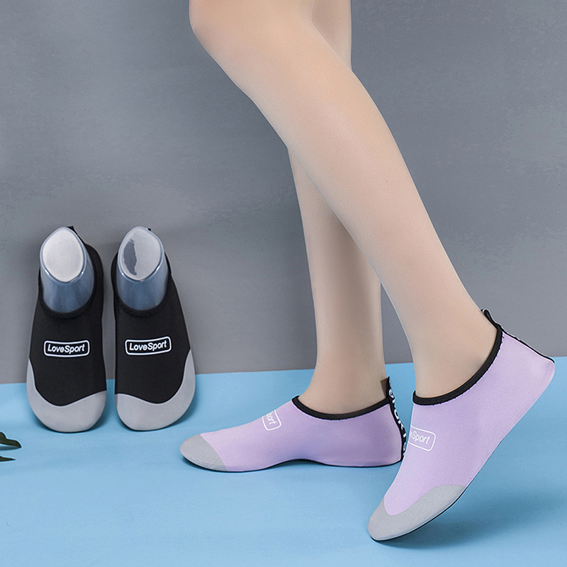 Пляжные кроссовки для взрослых, мальчиков и девочек, нескользящие мягкие подошвы, быстросохнущие, для бродяжничества у моря, дружелюбные к коже носки для дайвинга