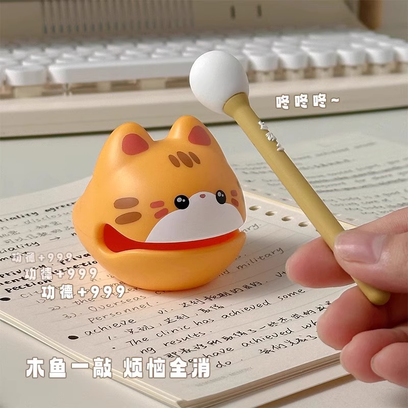 Decompression Small Wood Fish Ornaments Office Workstation Decoration Healing Department Emotional Stability Birthday Children's Day Small Gift for Women