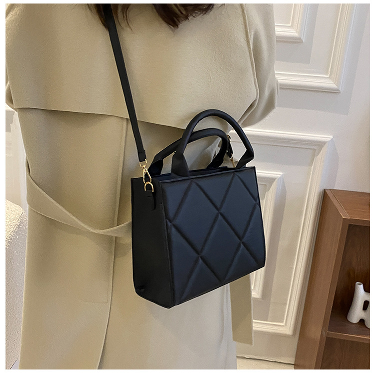 Сумка Большой Вместимости Простая Тоут Сумка Женская 2024 Новая Модная Весна и Лето Ромбовидная Сумка