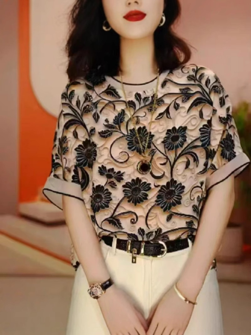 Spring and Summer New European Women's Top Base Shirt High-end Fashion Stylish 5D Three-dimensional Printed Pullover