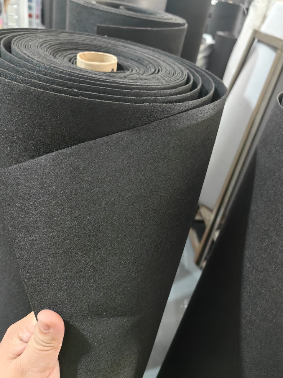 1.5mm Extra Hard Black Felt Cloth Non-woven Halberd Velvet PET Dongguan Spot Direct Sales Lining Baffle Heat Pressing Molding