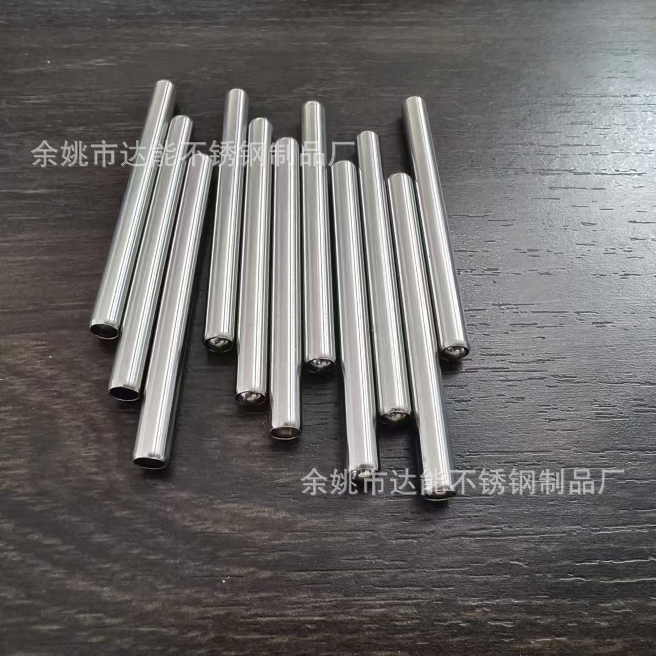 Manufacturer of Pet Double-Ball Water Dispenser, Water Bottle with Stainless Steel Spout, Double-Ended Closure, Sealed and Leak-Proof