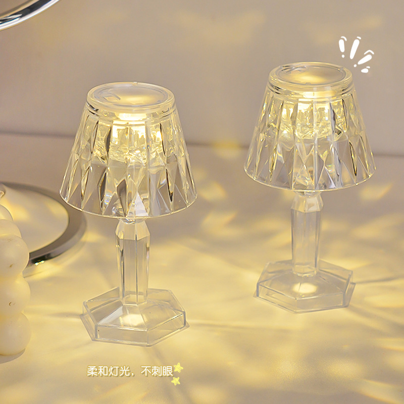 Creative Crystal Small Table Lamp Bedroom Bedside Nightlight Decorative Atmosphere Lamp for Girlfriends Birthday Gift Desktop Ornaments