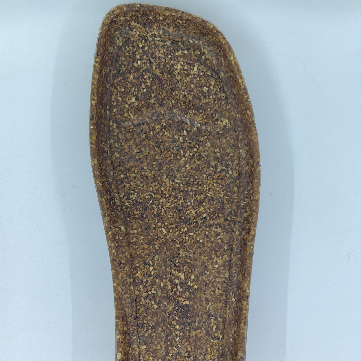 Высокая платформа из ТПР и пробки