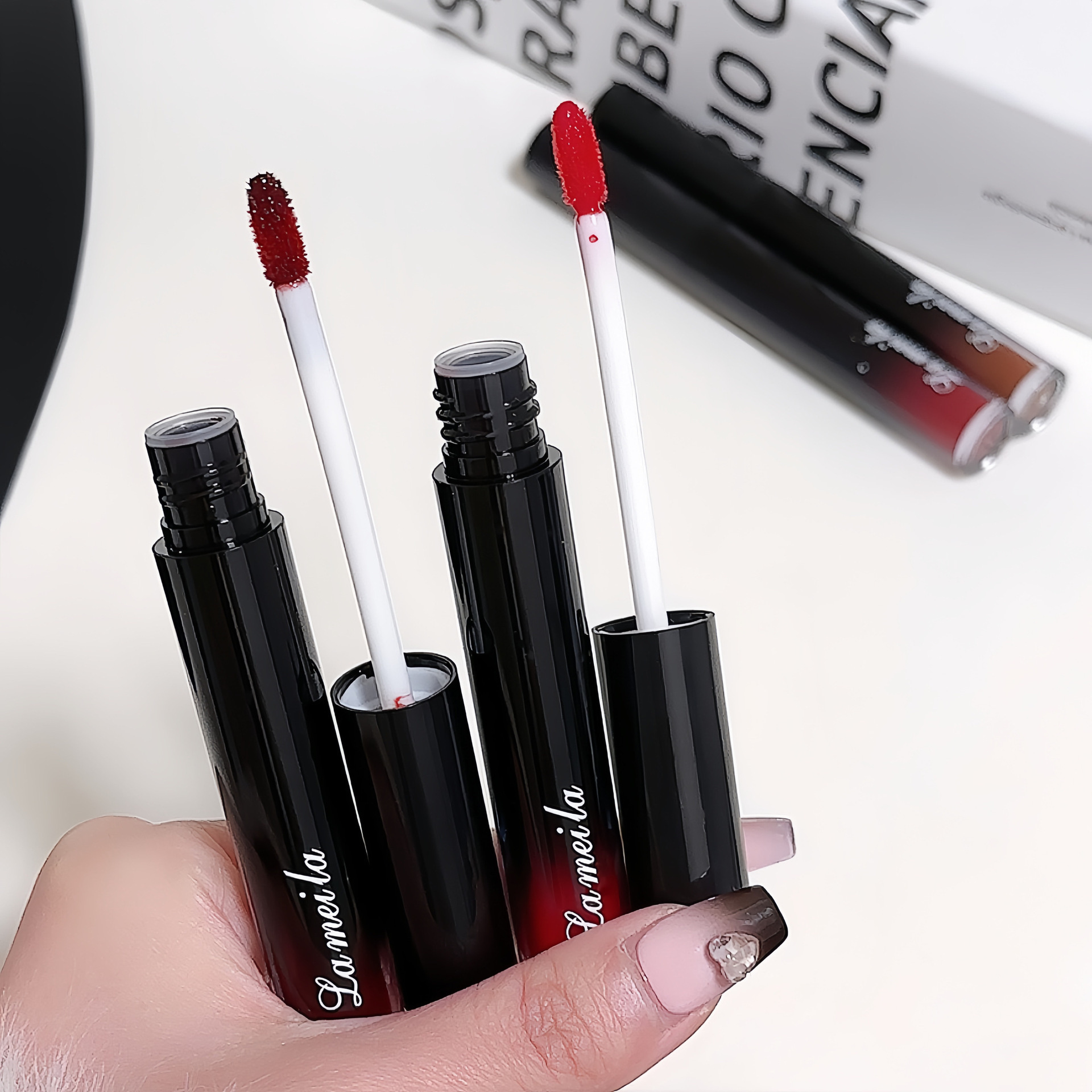 Lamela Lip Glaze Moisturizing Lip Gloss Lip Gloss Lip Liquid Moisturizing Lipstick Female Student 2030