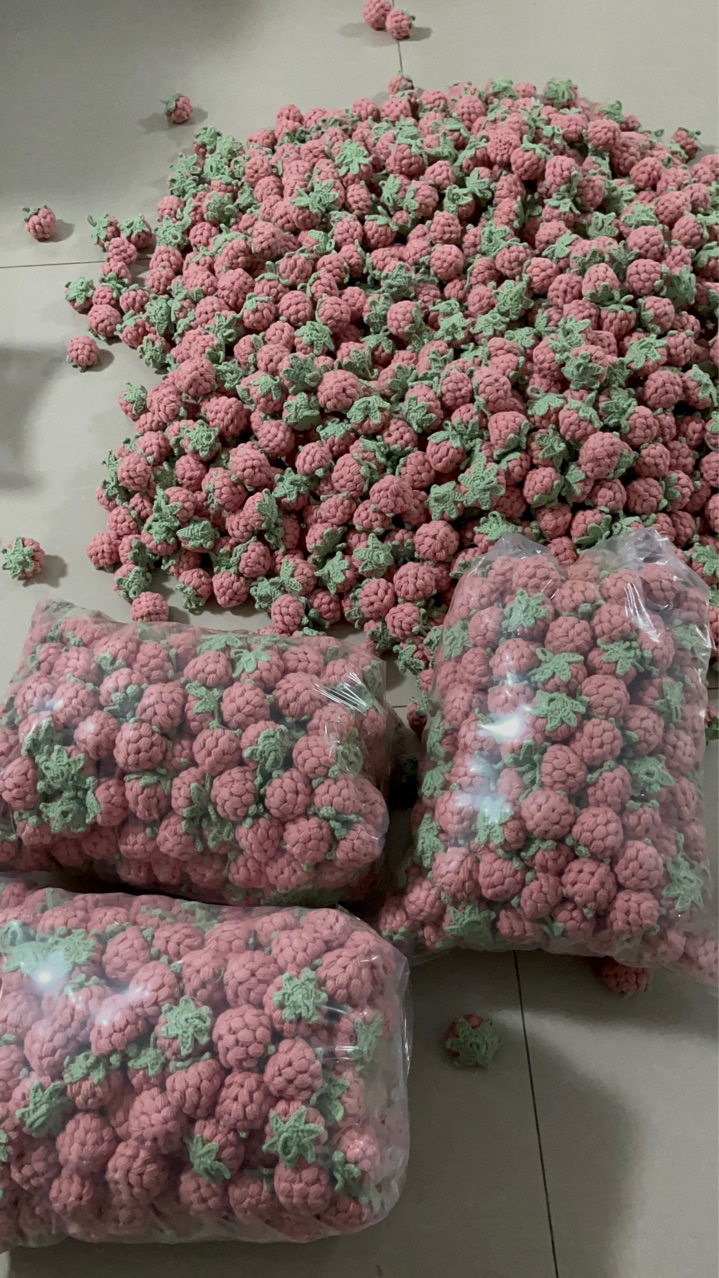 Finished handmade crochet diy wool puff flower small lanyard strawberry key chain bag pendant for hair