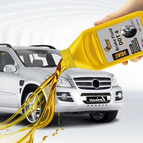 Source Factory Wholesale 250ml Brake Oil Fully Synthetic Clutch Oil Motor Vehicle Brake Fluid Dot4 Disc Brake Oil