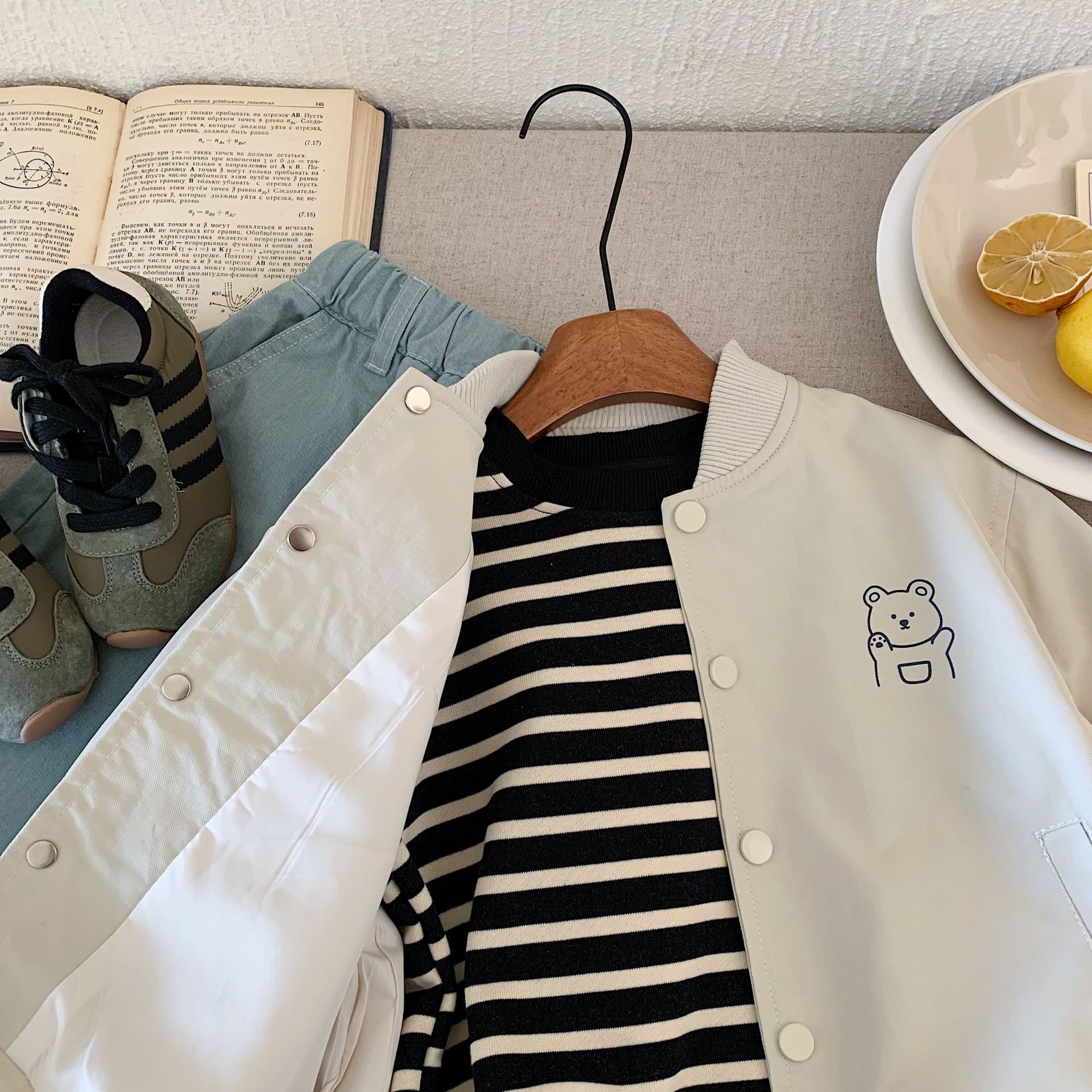 Children's Outwear Bangcheng 2025 Autum New Bear Cardigan for Boys and Girls Huzhou Woven Lining Kidsren's Jacket H0063