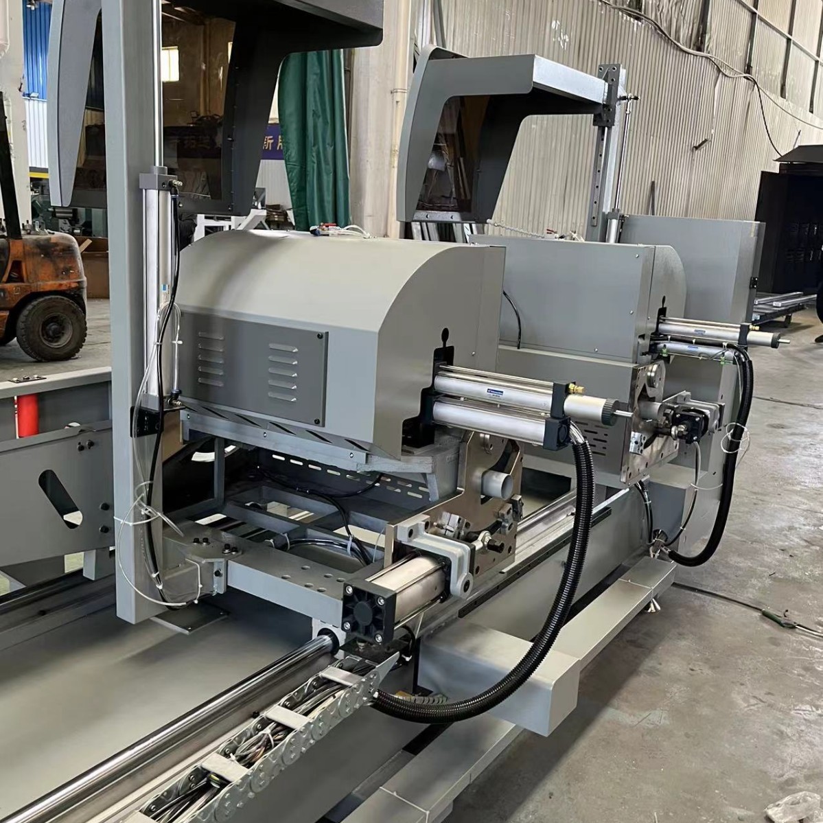 Aluminum Profile Cnc Double-Head Precision Cutting Saw Broken Bridge Aluminum Door and Window Cutting Saw Digital Display Precision Cutting Saw