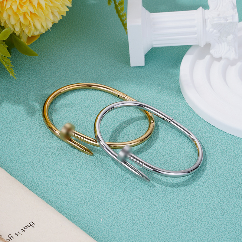 Classic Diamond-Encrusted Titanium Steel Bracelet for Women, Light Luxury, Non-Fading, Diamond-Studded Nail Bracelet, Amazon Hot Cross-Border Accessories